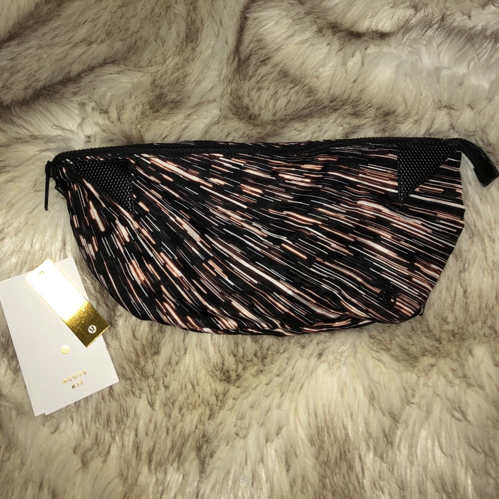 Lululemon “Acute Kit”